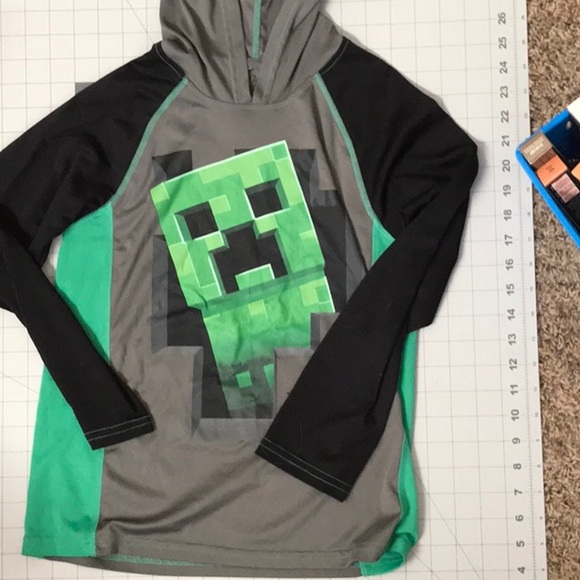 Boys size 8 Mojang Minecraft lot of 4 Shirts. - Picture 2 of 6